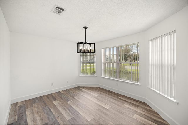 2001 Jessica Way, Navarre, FL 32566