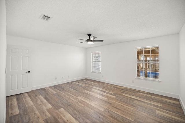 2001 Jessica Way, Navarre, FL 32566