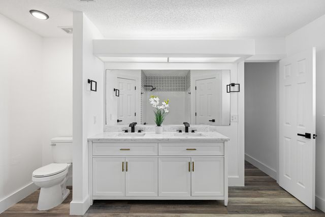 2001 Jessica Way, Navarre, FL 32566