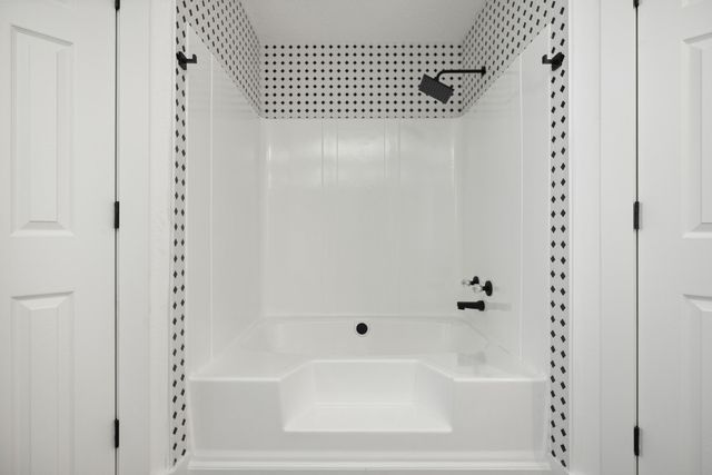 2001 Jessica Way, Navarre, FL 32566