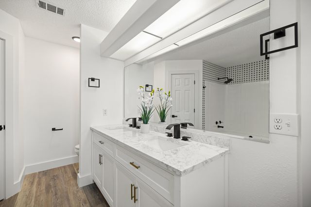 2001 Jessica Way, Navarre, FL 32566