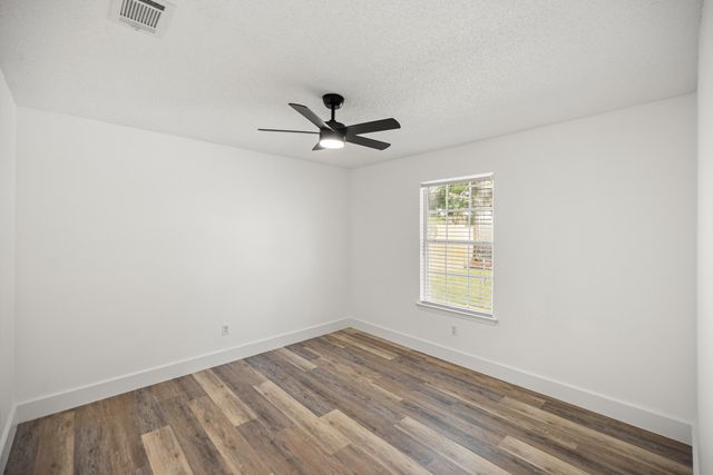 2001 Jessica Way, Navarre, FL 32566