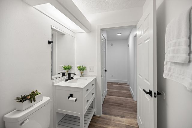 2001 Jessica Way, Navarre, FL 32566