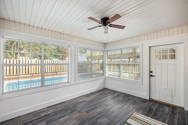 2001 Jessica Way, Navarre, FL 32566