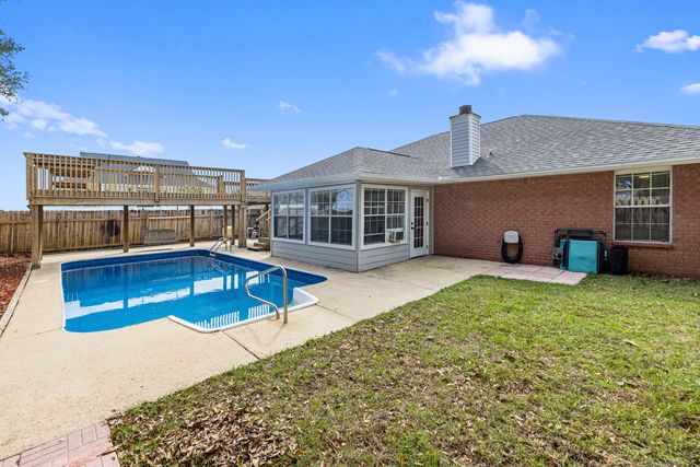 2001 Jessica Way, Navarre, FL 32566