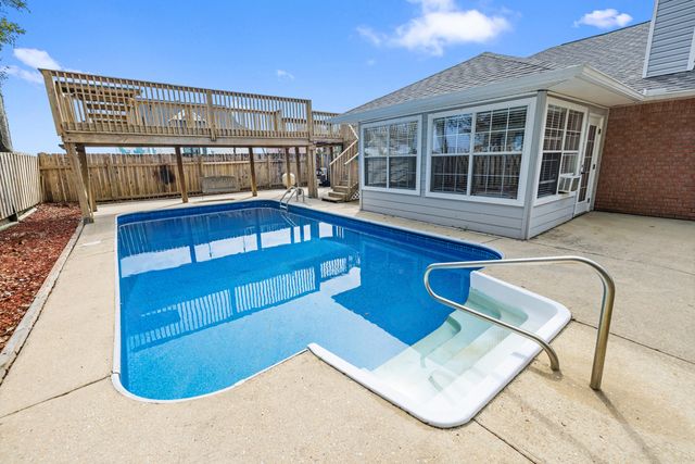 2001 Jessica Way, Navarre, FL 32566