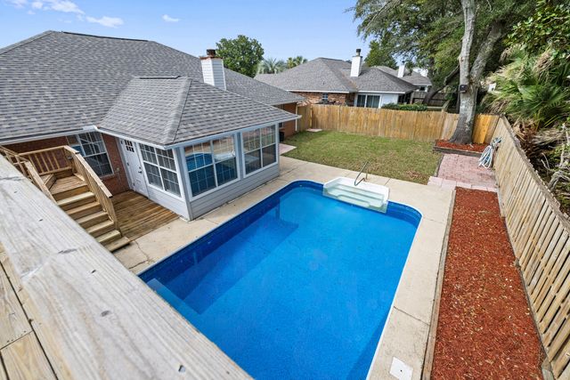 2001 Jessica Way, Navarre, FL 32566