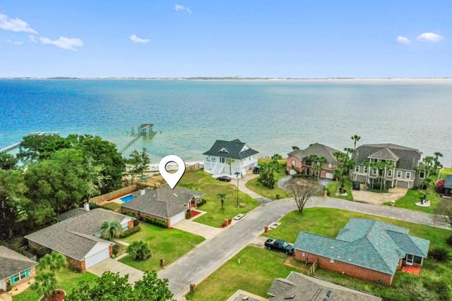 2001 Jessica Way, Navarre, FL 32566