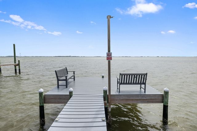 2001 Jessica Way, Navarre, FL 32566