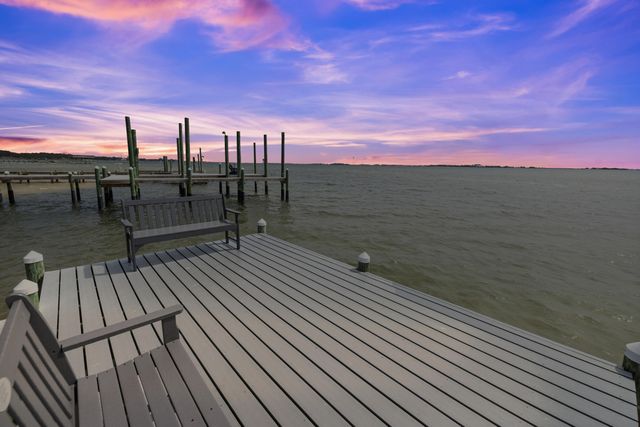 2001 Jessica Way, Navarre, FL 32566