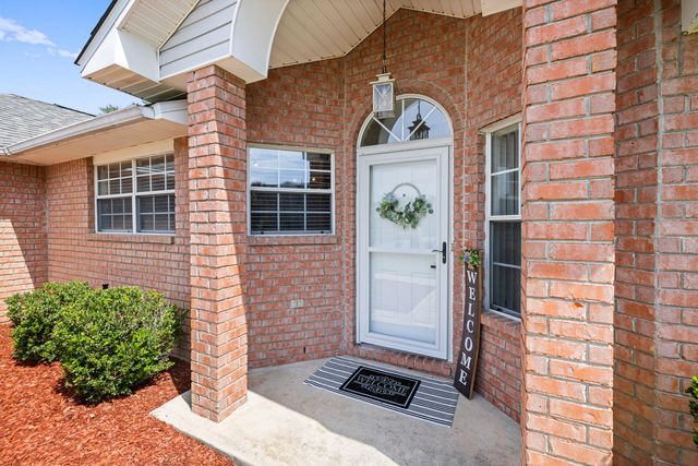 2001 Jessica Way, Navarre, FL 32566