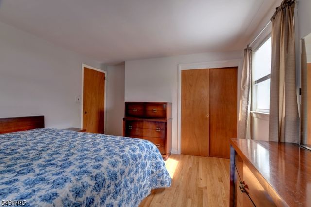 8 Duncan Ave, Pequannock Twp., NJ 07440