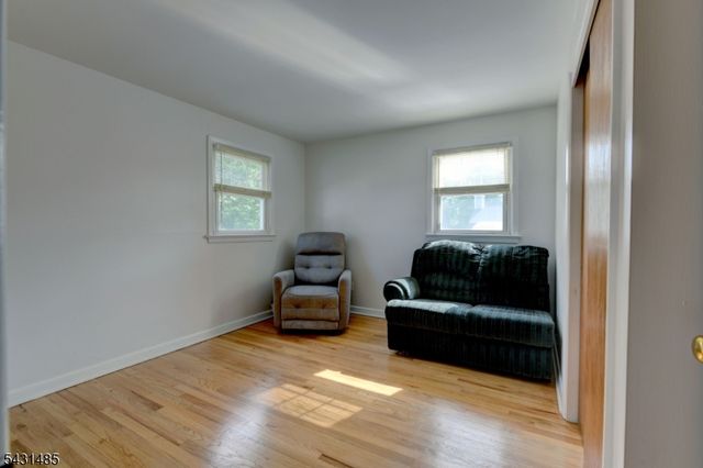 8 Duncan Ave, Pequannock Twp., NJ 07440