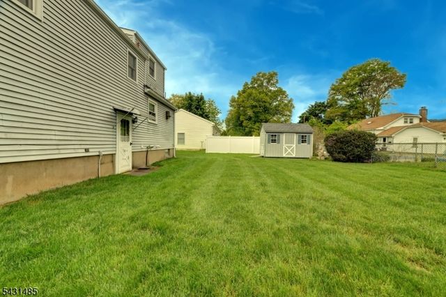 8 Duncan Ave, Pequannock Twp., NJ 07440