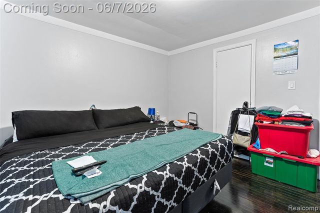 18697 Schaefer Highway, Detroit, MI 48235