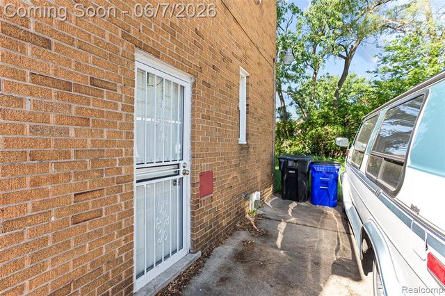 18697 Schaefer Highway, Detroit, MI 48235