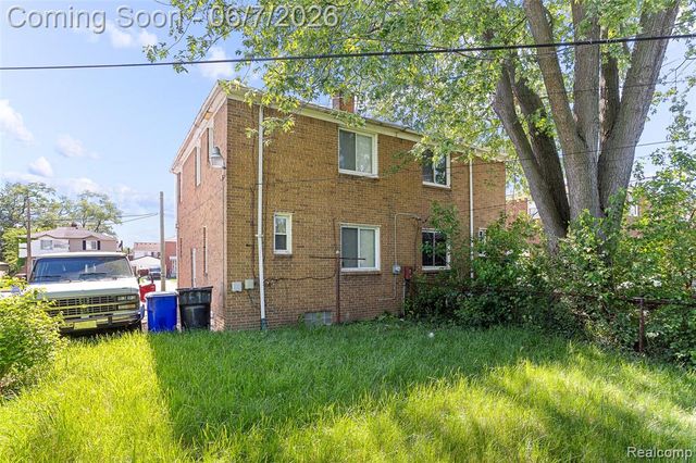 18697 Schaefer Highway, Detroit, MI 48235