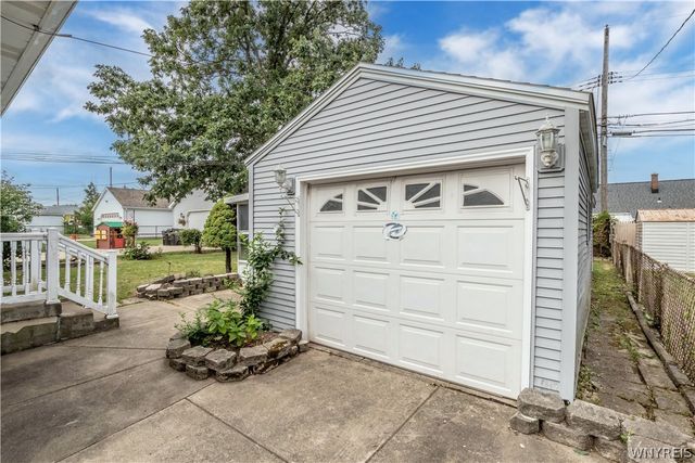 270 Floradale Avenue, Tonawanda, NY 14150