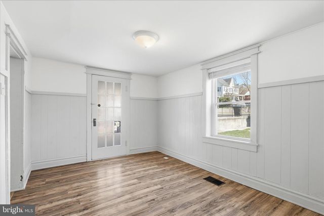 145 E MAIN ST, Hancock, MD 21750