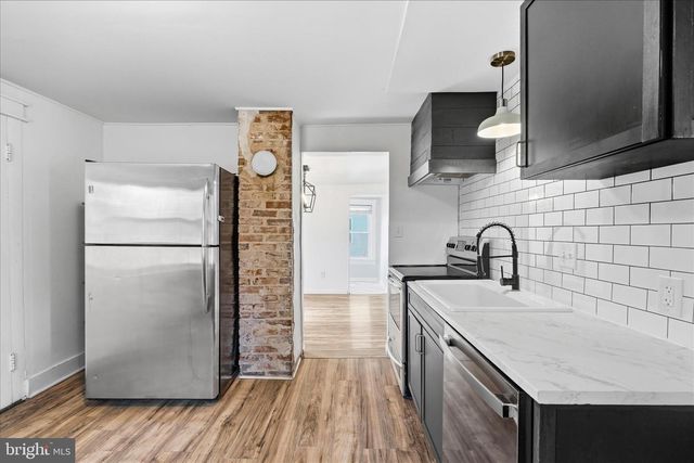 145 E MAIN ST, Hancock, MD 21750