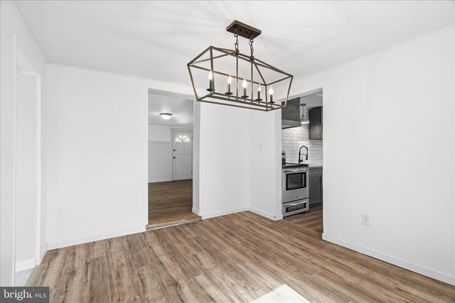 145 E MAIN ST, Hancock, MD 21750