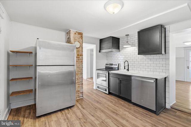 145 E MAIN ST, Hancock, MD 21750