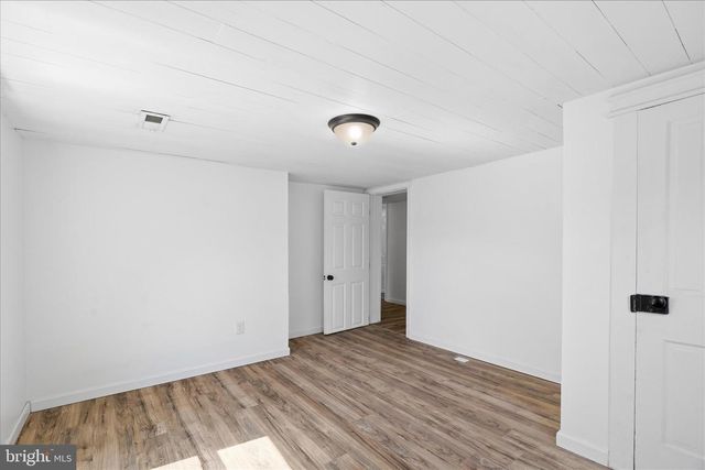 145 E MAIN ST, Hancock, MD 21750