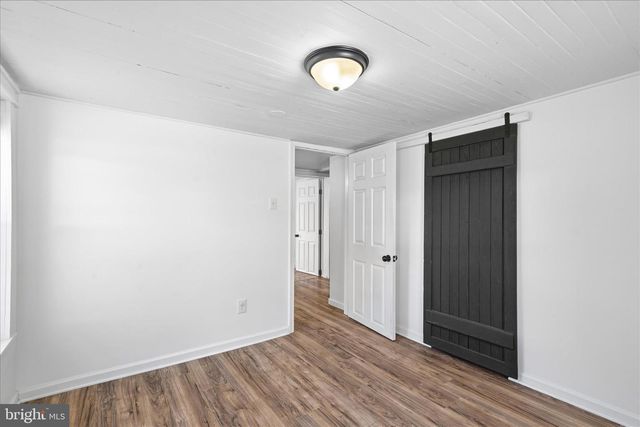 145 E MAIN ST, Hancock, MD 21750