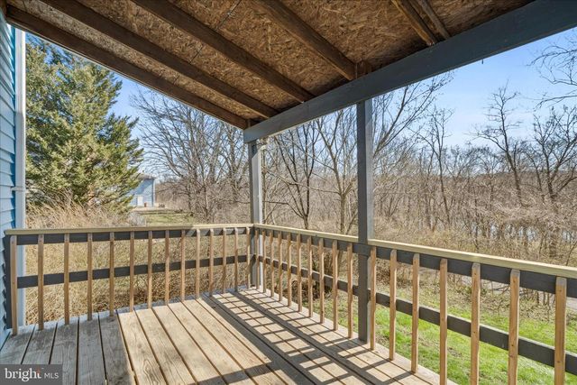 145 E MAIN ST, Hancock, MD 21750