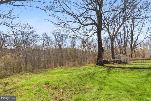 145 E MAIN ST, Hancock, MD 21750