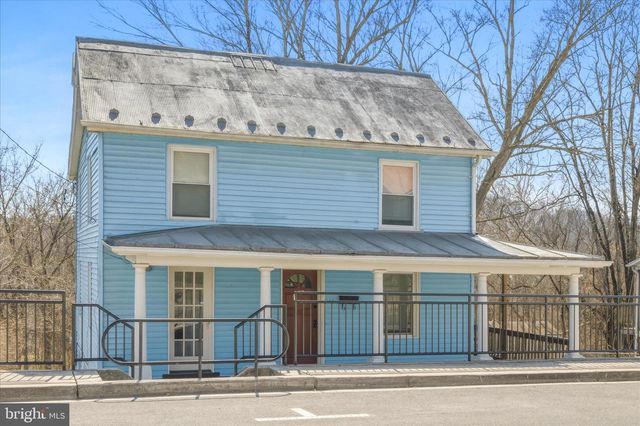 145 E MAIN ST, Hancock, MD 21750