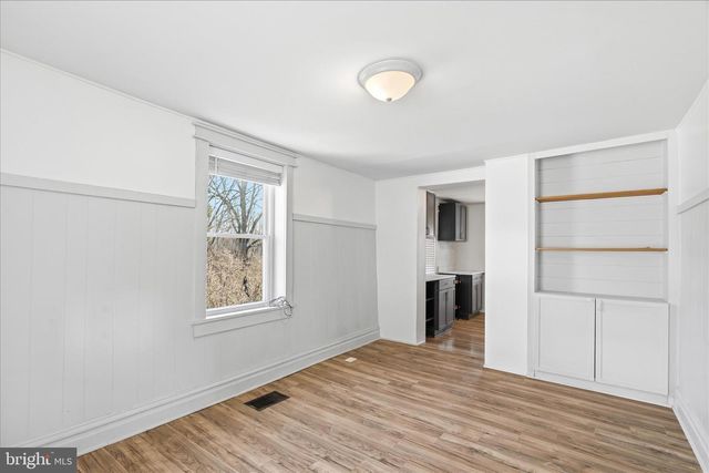 145 E MAIN ST, Hancock, MD 21750