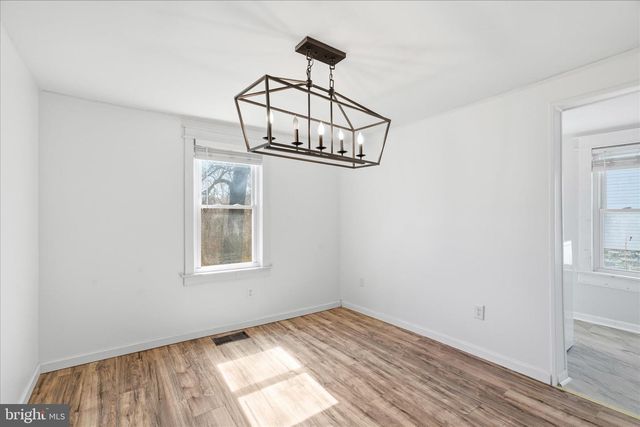 145 E MAIN ST, Hancock, MD 21750