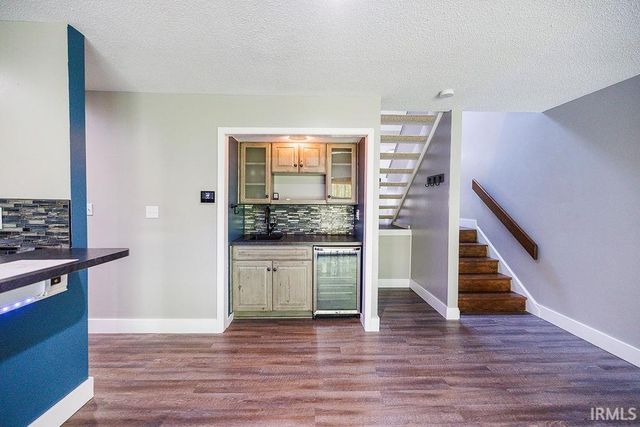 9405 S Pointe LaSalles Drive, Bloomington, IN 47401