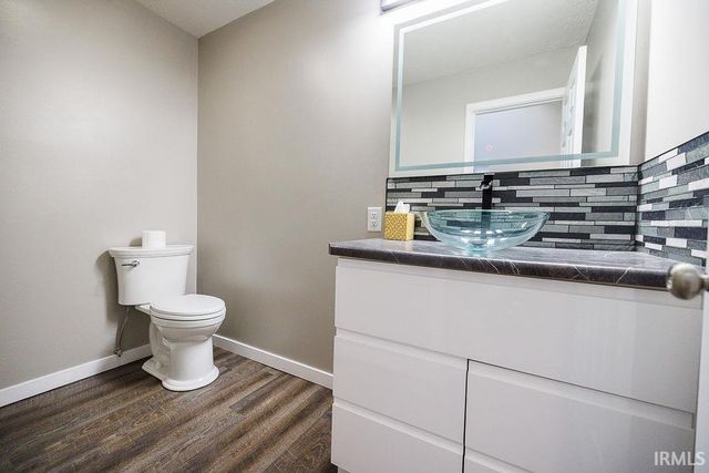 9405 S Pointe LaSalles Drive, Bloomington, IN 47401