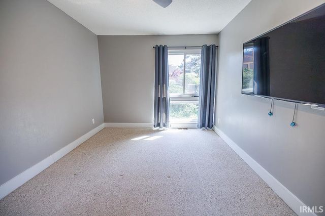 9405 S Pointe LaSalles Drive, Bloomington, IN 47401