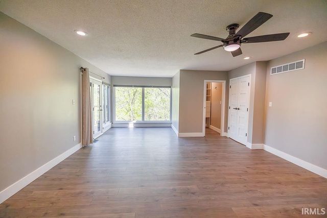 9405 S Pointe LaSalles Drive, Bloomington, IN 47401
