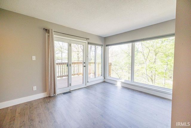 9405 S Pointe LaSalles Drive, Bloomington, IN 47401
