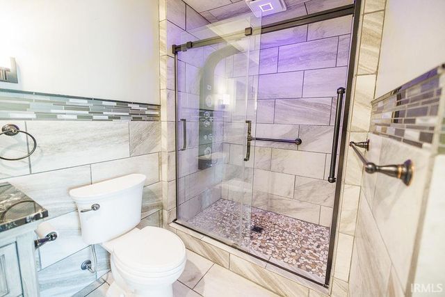 9405 S Pointe LaSalles Drive, Bloomington, IN 47401