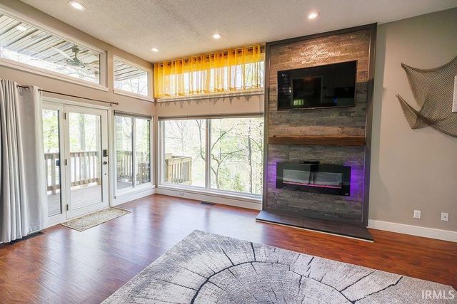 9405 S Pointe LaSalles Drive, Bloomington, IN 47401