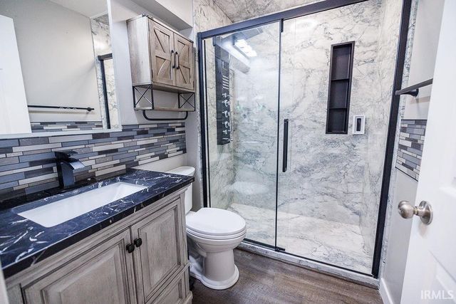 9405 S Pointe LaSalles Drive, Bloomington, IN 47401