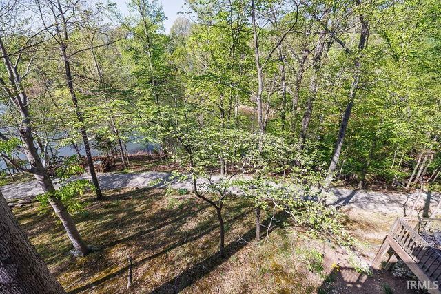 9405 S Pointe LaSalles Drive, Bloomington, IN 47401