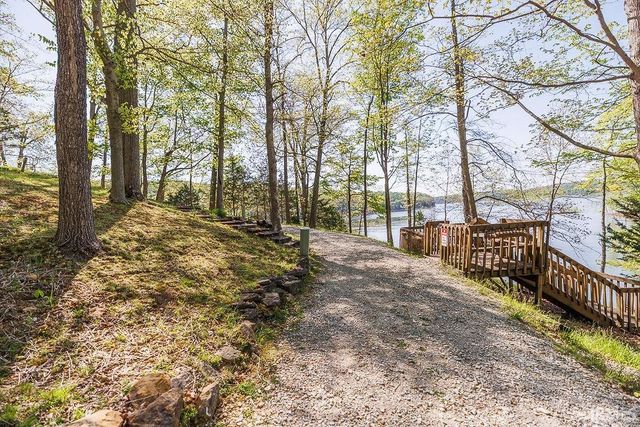 9405 S Pointe LaSalles Drive, Bloomington, IN 47401