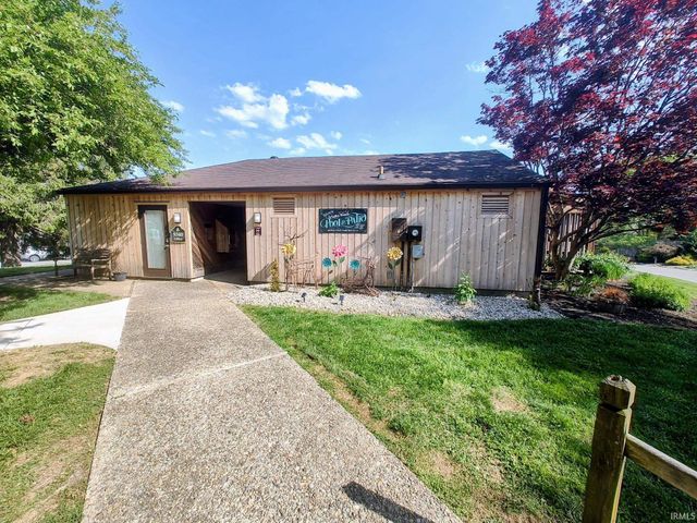 9405 S Pointe LaSalles Drive, Bloomington, IN 47401