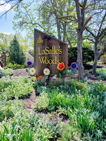 9405 S Pointe LaSalles Drive, Bloomington, IN 47401