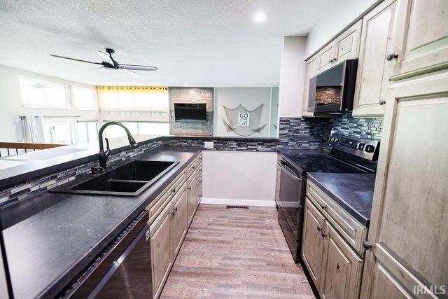 9405 S Pointe LaSalles Drive, Bloomington, IN 47401