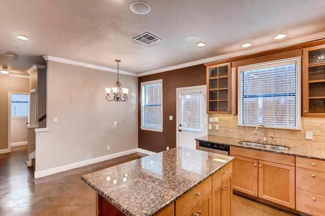 906 Juniper ST, Austin, TX 78702