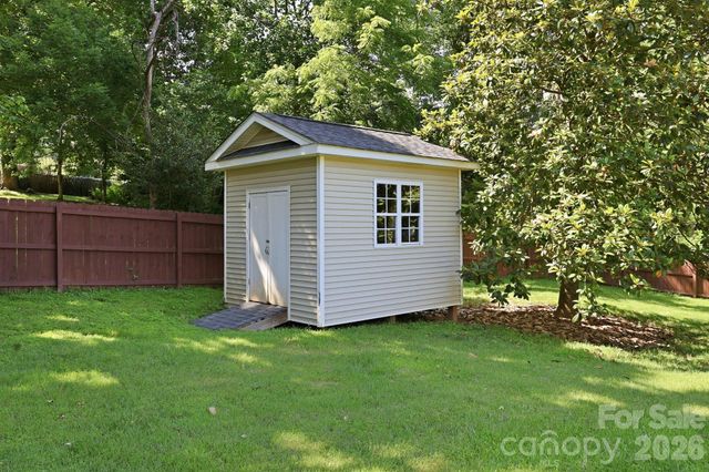 6621 Fair Lawn Road, Charlotte, NC 28215