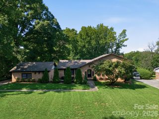 6621 Fair Lawn Road, Charlotte, NC 28215