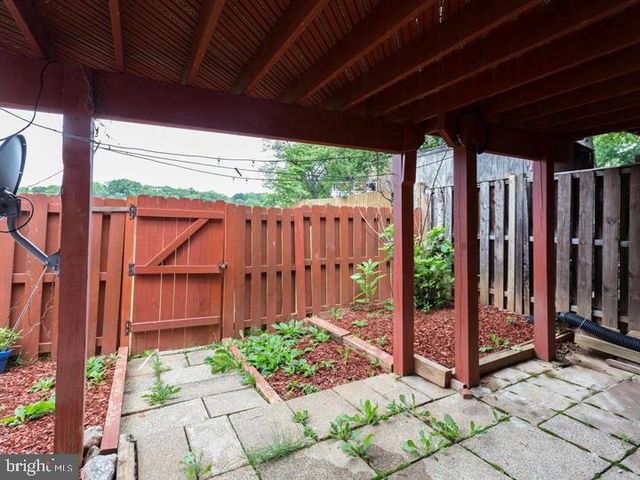 9902 LAKEPOINTE DR, Burke, VA 22015